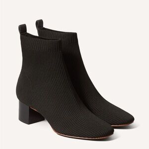 Everlane The Glove Boot in Black size 5 Women's Stretch Rib Knit Ankle Bootie